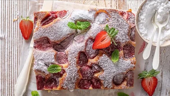 Biszkopt z truskawkami