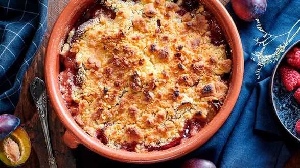 KRUSZONKA WEGAŃSKA I MALINY ZAPIEKANE POD KRUSZONKĄ