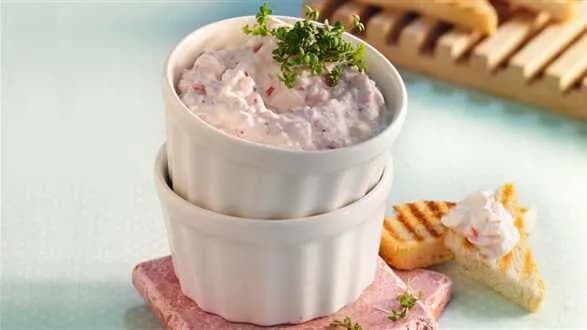 Twarożek na kanapki z rzodkiewkami