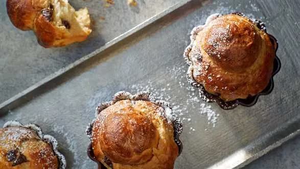 Francuskie brioche z czekoladą