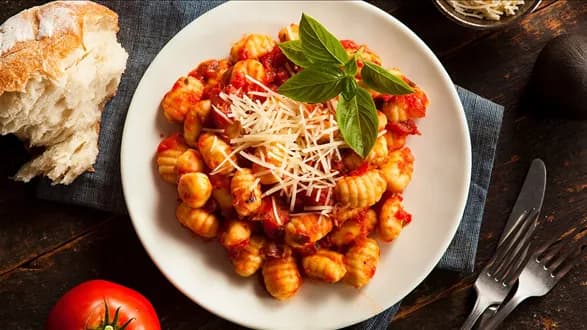 Gnocchi w sosie pomidorowym