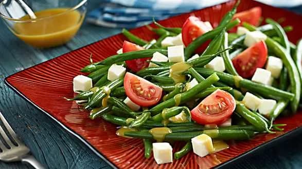 Sałatka z fasolki szparagowej i fety