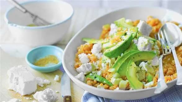 Sałatka z soczewicą, gruszką i serem feta