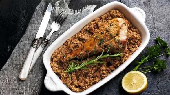 Podudzia z indyka z kaszą gryczaną