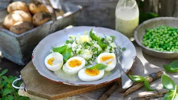 Jajka w sosie bazyliowym z purée