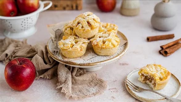 Tartaletki z waniliowym twarożkiem i jabłkami