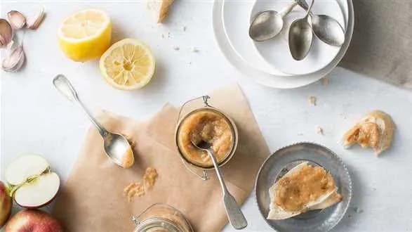 Konfitura z pieczonych jabłek z chrzanem