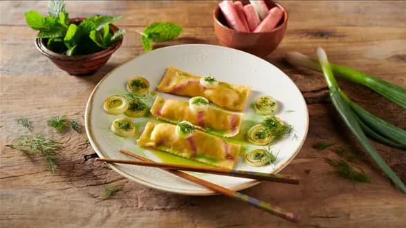 Ravioli z surimi i olejem porowym