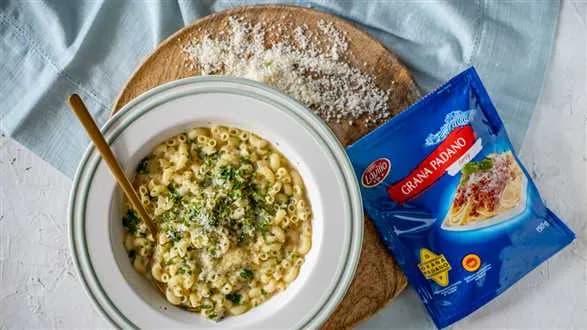 Zupa parmezan pasta