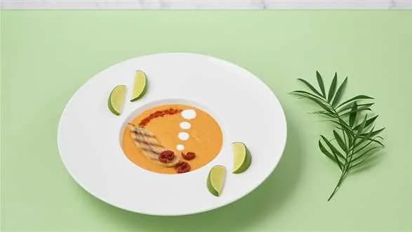 Zupa pomidorowa z bananami