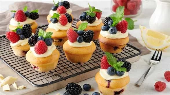 Babeczki jogurtowe z owocami