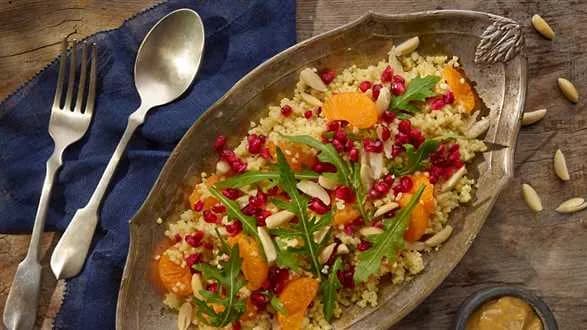 Sałatka z kaszy jaglanej z mandarynką i granatem