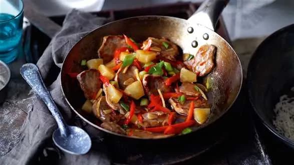 Polędwica wieprzowa z ananasem z woka