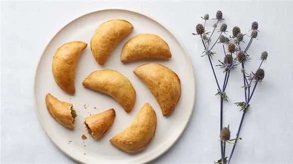 Pierogi pieczone z kapustą i grzybami