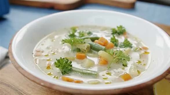 Zupa prowansalska z francuskim serem