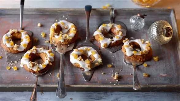 Wianki z orzechami i polewą