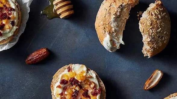 Kanapka z suszonymi owocami