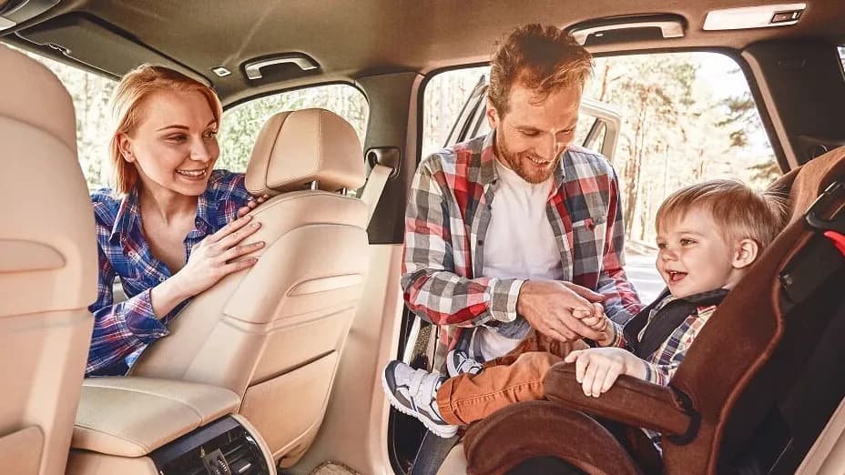 Jak prawidłowo zapiąć pasy bezpieczeństwa i uniknąć niebezpieczeństw na drodze