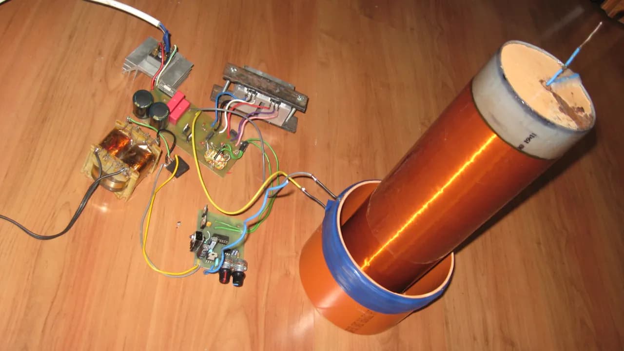 Jak samodzielnie zrobić cewkę Tesli – prosty poradnik krok po kroku z bezpieczeństwem