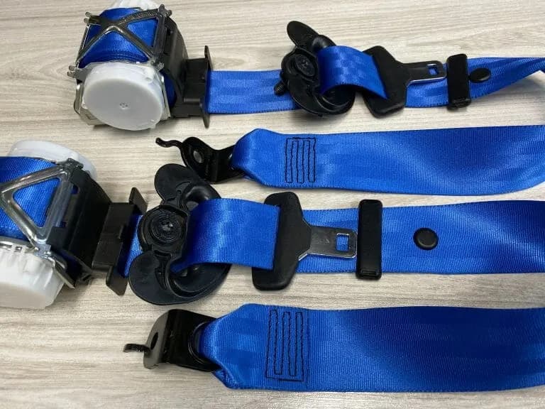 Ile kosztuje wymiana pasów bezpieczeństwa i jak uniknąć wysokich kosztów?